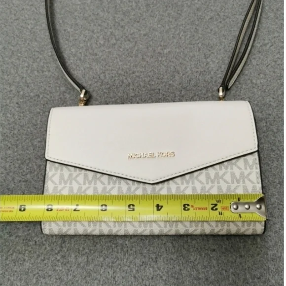 Authentic Michael Kors Jet Set Envelope Crossbody | Vanilla Signature | NWT - Picture 5 of 11